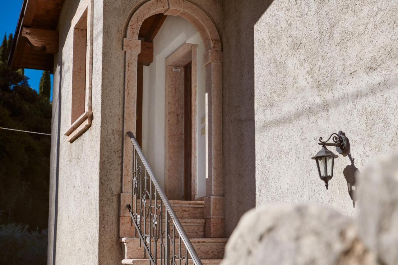 דירות מאלצ'סינה Casa Carlotta מראה חיצוני תמונה